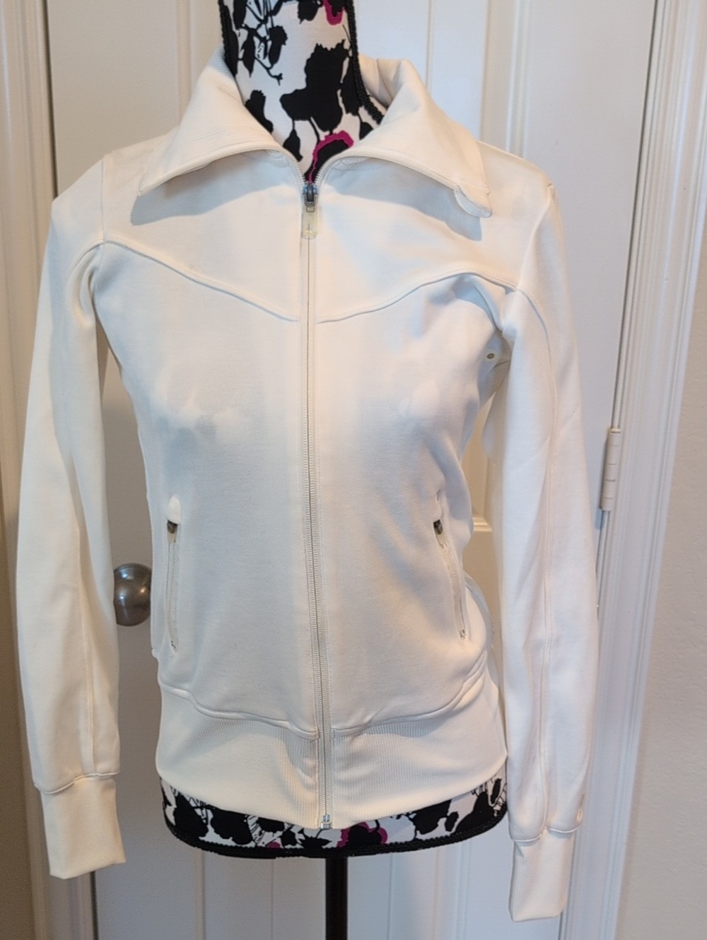 Nike Full-Zip Track Jacket Cream Off-White Y2K 2008 Vintage Vibe Size Small NWT